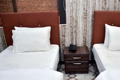 Diplomat Inn Karachi Exterior photo