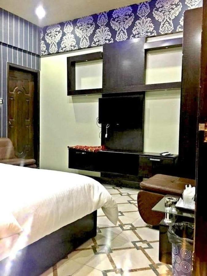 Diplomat Inn Karachi Exterior photo